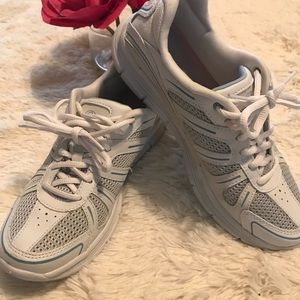 Easy Spirit Tennis Shoes